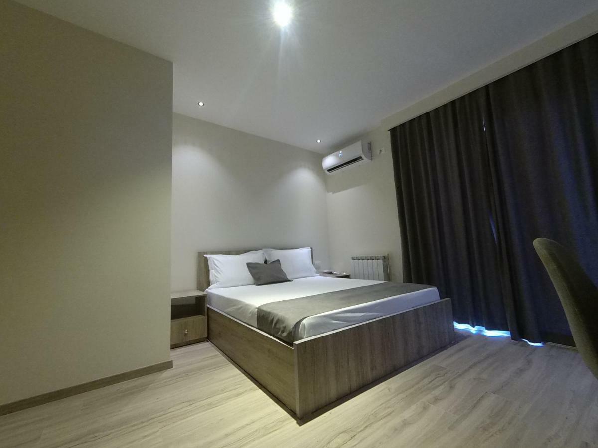 Hotel Vila Nino Berat Luaran gambar